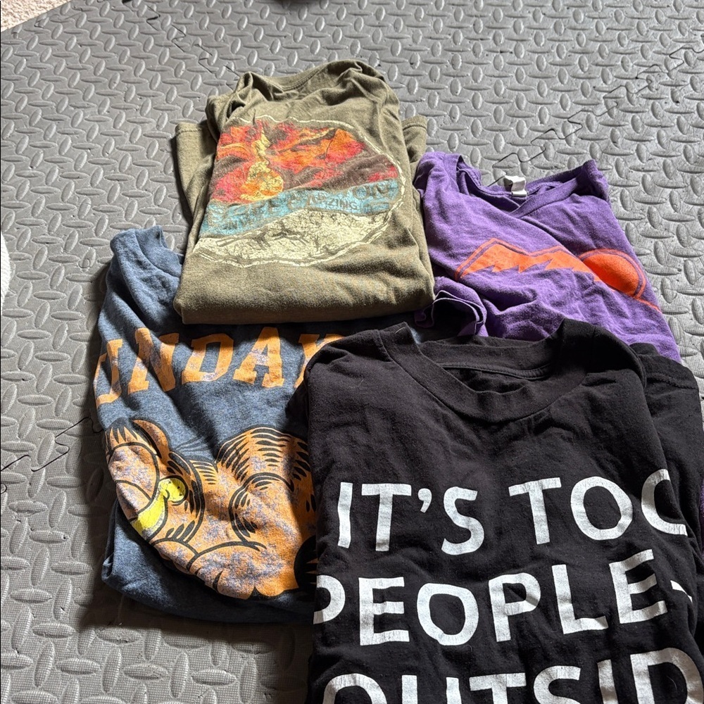 Set of tshirts - Picture 1 of 9